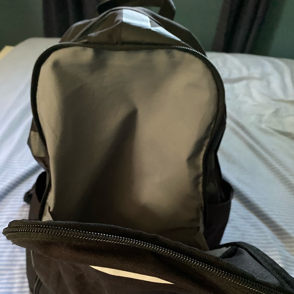 Nike Backpack - Picture 5 of 9